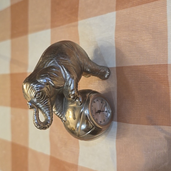 Timex Elephant Clock - Picture 5 of 6